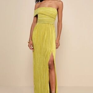 NWT Lulu’s Poised Performance Chartreuse Plisse One-Shoulder Maxi Dress